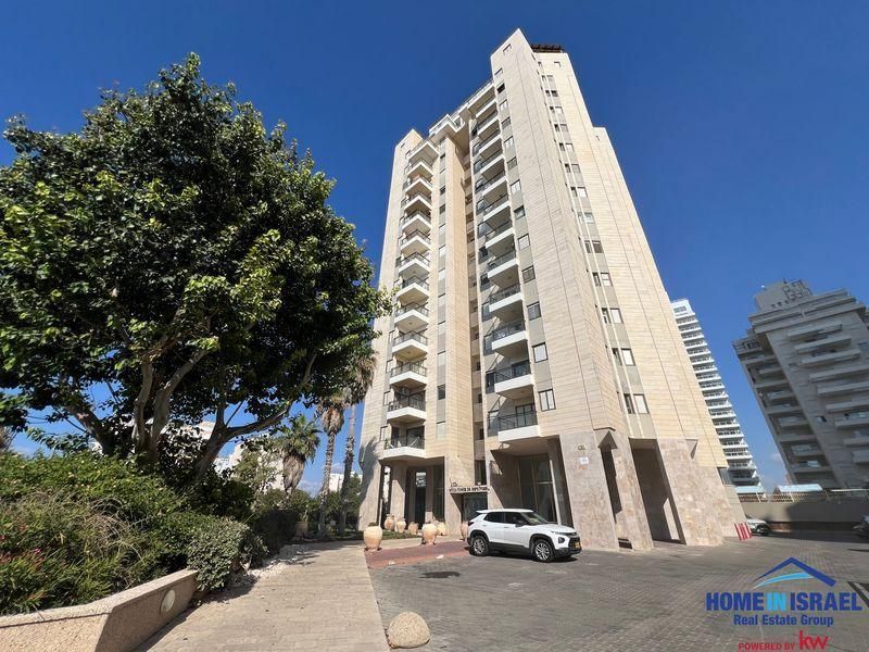 למכירה דירת 3 חדרים עם נוף לים, בשדרות ניצה! — תמונה 1
