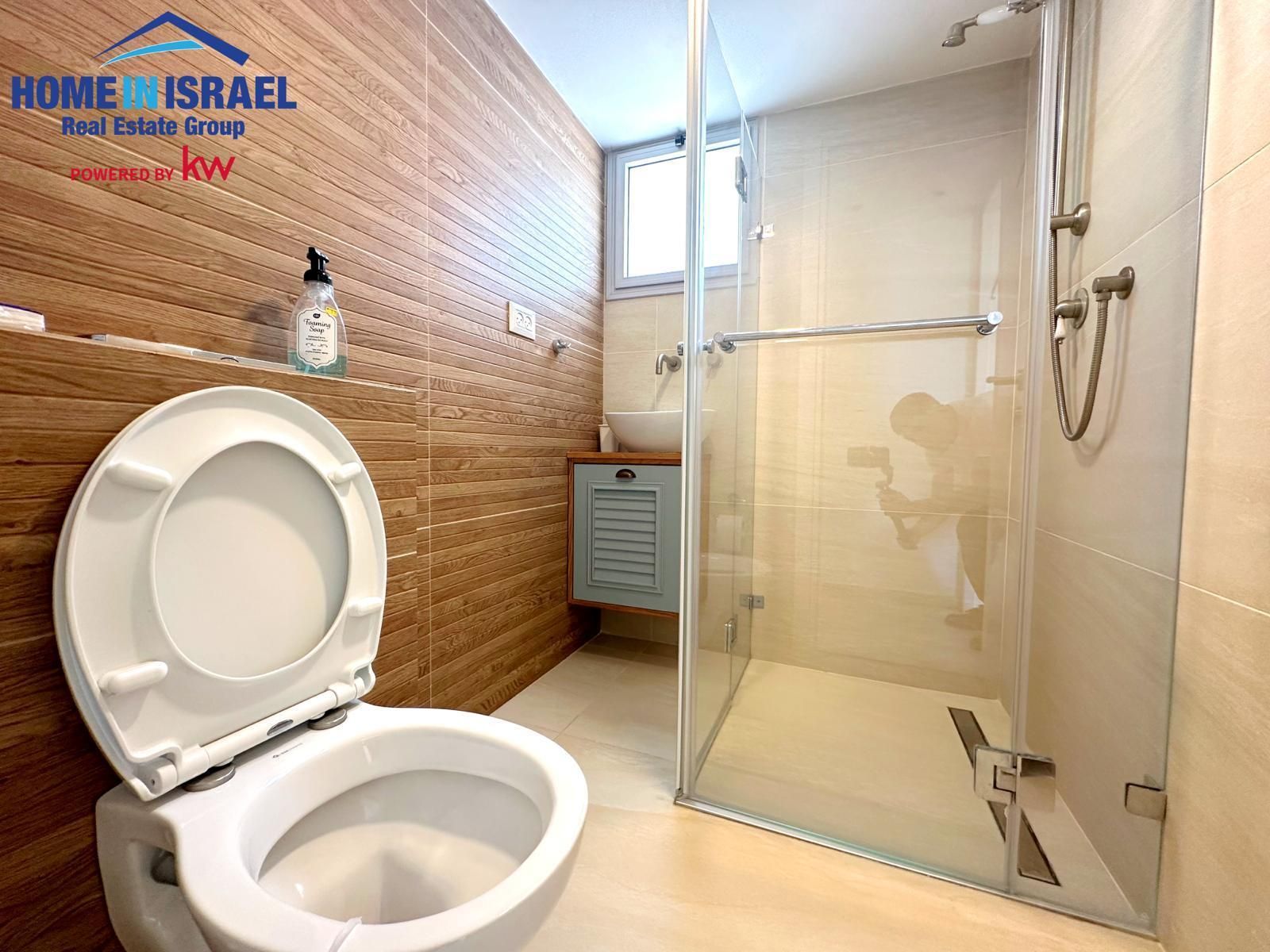 למכירה דירת 4 חד' עם נוף פנורמי לים ברחוב המעפילים נתניה — תמונה 1