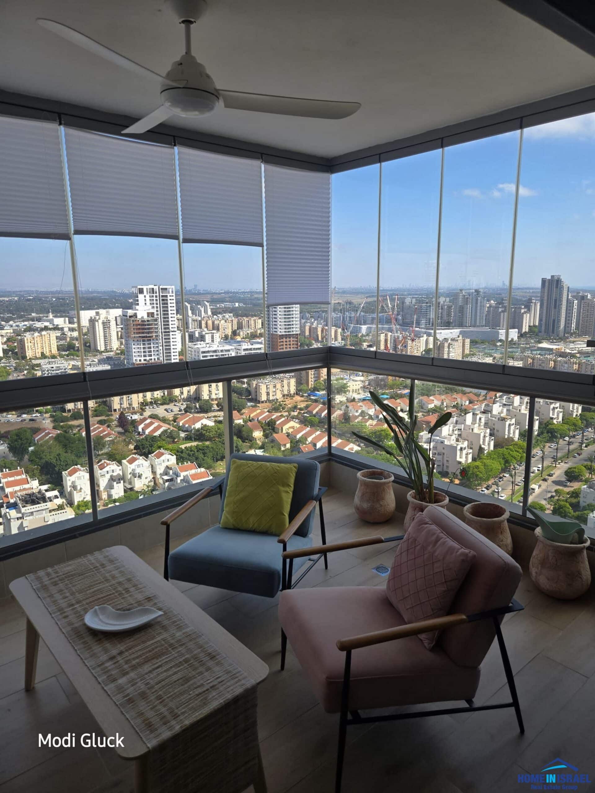 דירת 4.5 חדרים מעוצבת באגמים, קומה 27 — תמונה 1