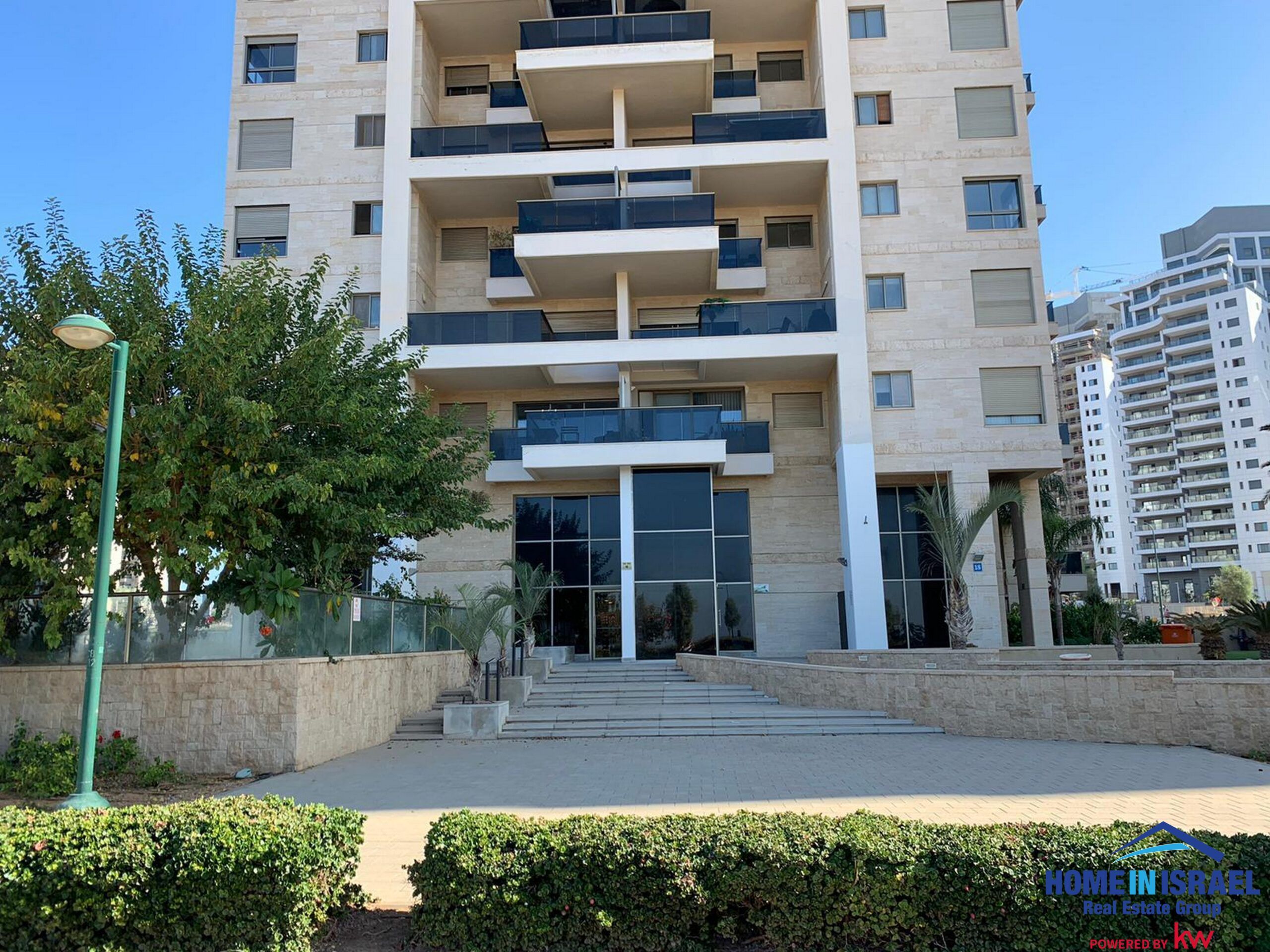למכירה דירת 5 חד' ענקית קו ראשון לים ברח' אהוד מנור עיר ימים — תמונה 1