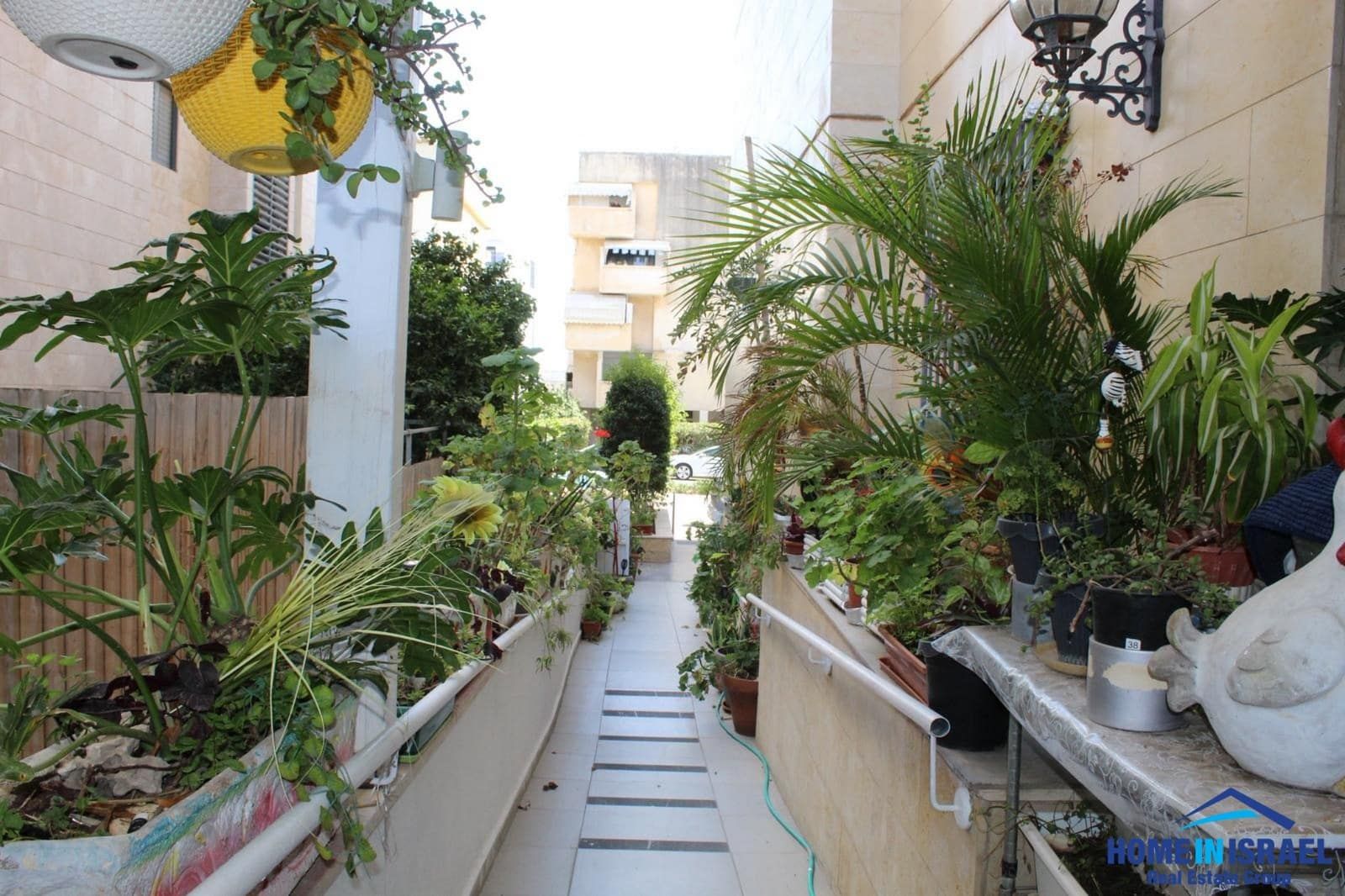 למכירה דירת גן 5 חד' במרכז נתניה, נגישה ומרווחת מיועדת לנכים בלבד — תמונה 1