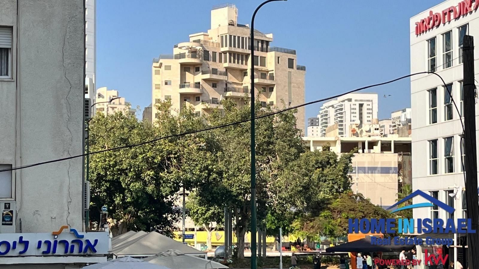 למכירה במרכז נתניה דירת 4 חד' מרחק הליכה מהים — תמונה 2