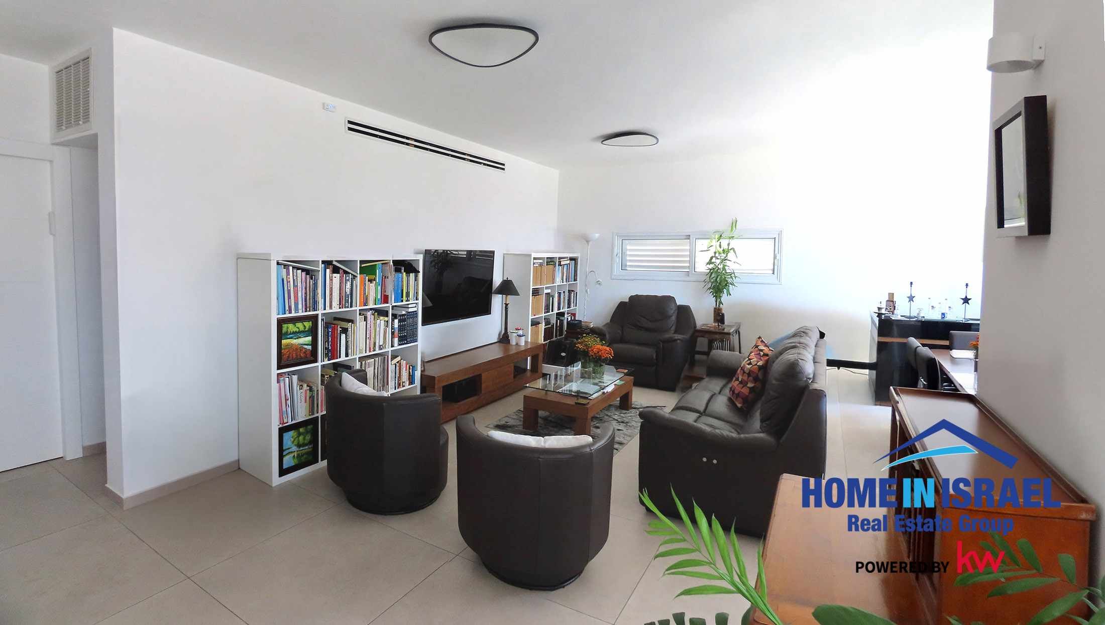 למכירה דירת 4 חד' משופצת בשדרות ניצה מול הטיילת — תמונה 2
