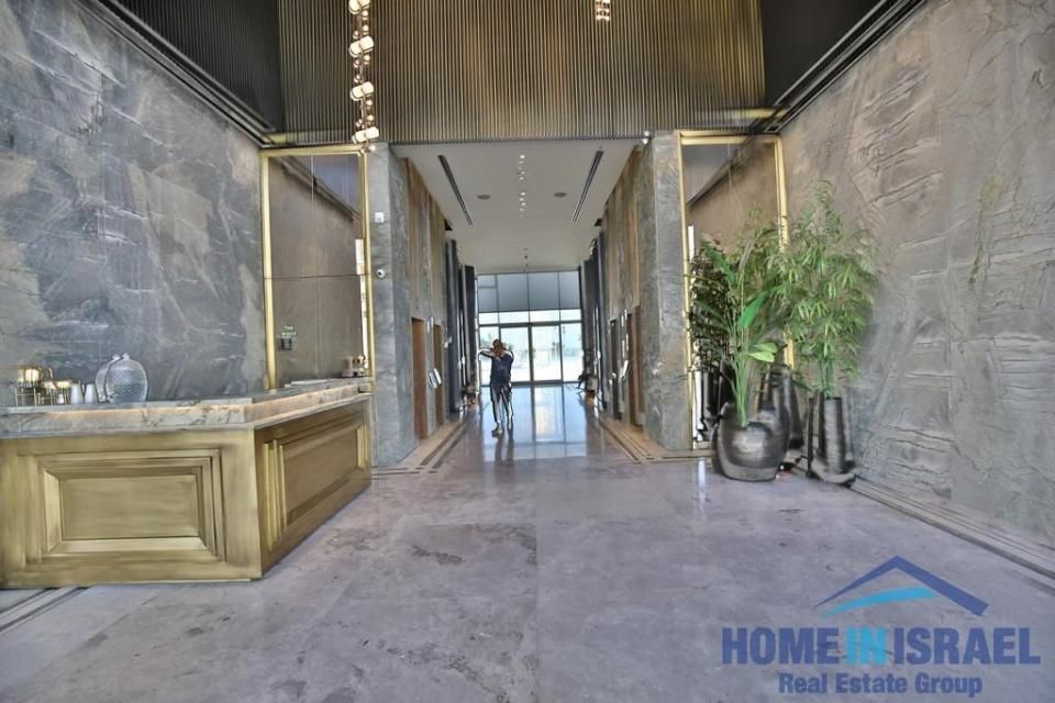 למכירה בנתניה במגדל ”Briga Towers” החדש, דירת 5 חדרים — תמונה 2