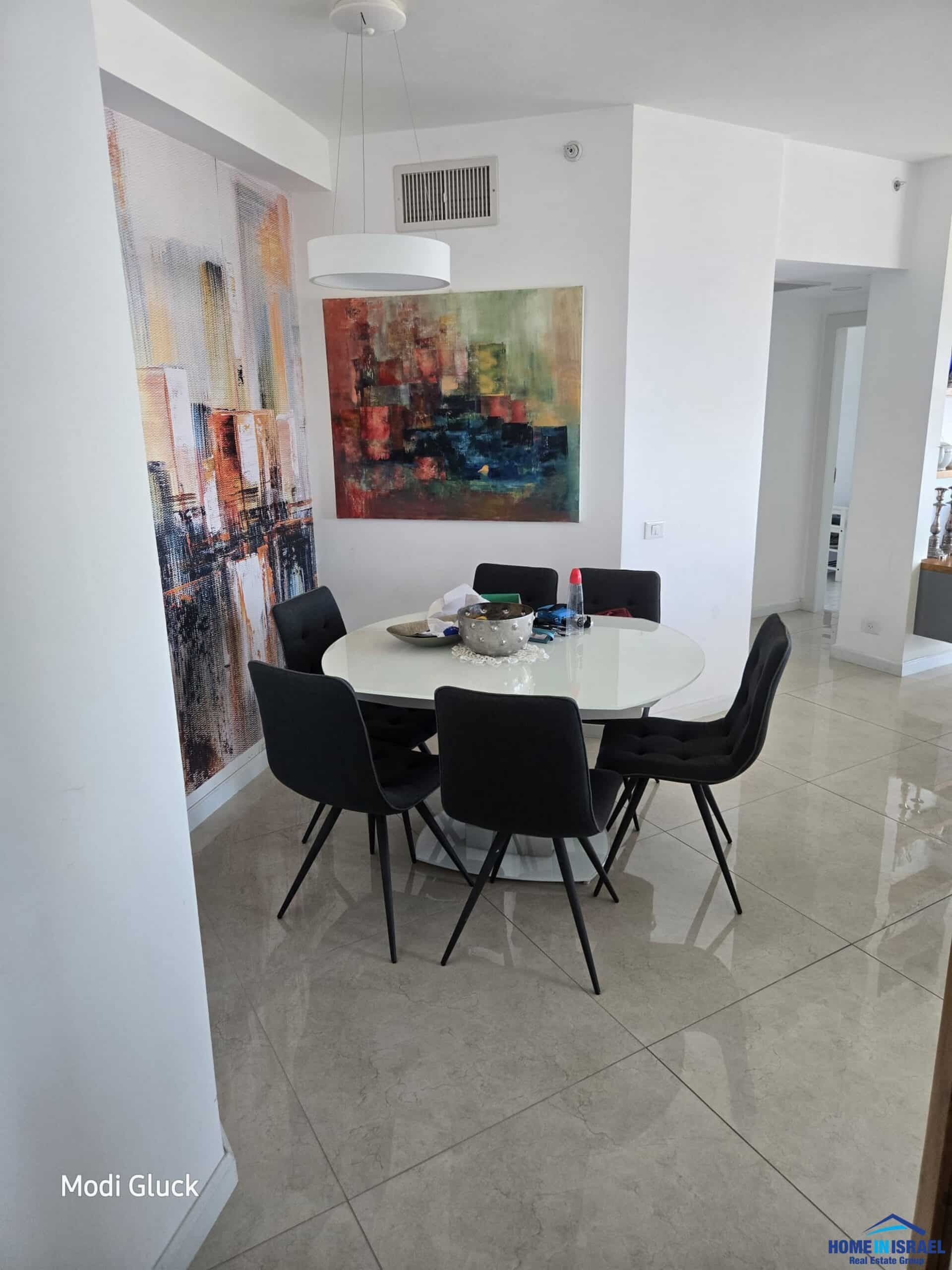 דירת 4.5 חדרים מעוצבת באגמים, קומה 27 — תמונה 5